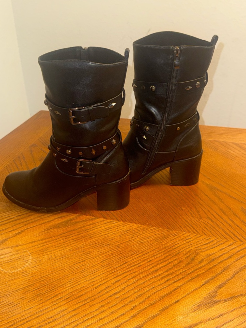 Monroe and Main studded black boots size 6.5 EUC